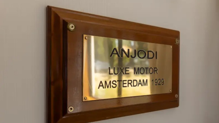 Anjodi is the founding member of our extensive fleet of hotel barges